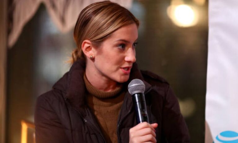 Elizabeth Wagmeister: Biography, CNN Career, Net Worth, Husband, Salary and Personal Life Elizabeth Wagmeister