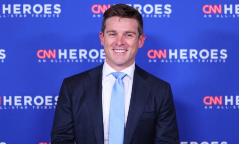 Phil Mattingly: Who Is the CNN Journalist? Age, Wife, Fitness, Salary, Net Worth and Personal Life Phil Mattingly